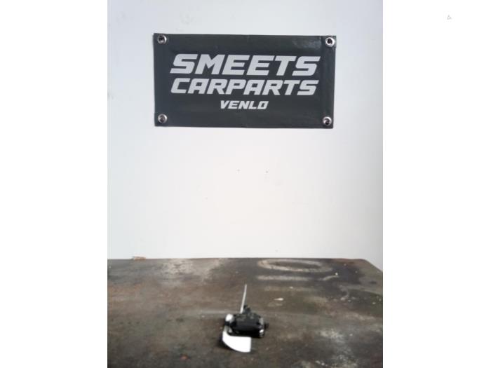 Gebruikte Sensor regen Opel Astra H (L48) 1.6 16V Twinport Prijs € 9,99 Margeregeling aangeboden door Smeets Autos Venlo