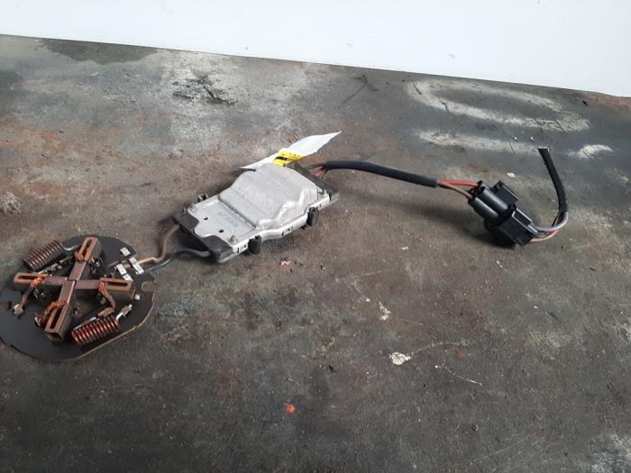 Gebruikte Koeling Module BMW 3 serie Touring (E46/3) 316i 16V Prijs € 30,00 Margeregeling aangeboden door Smeets Autos Venlo
