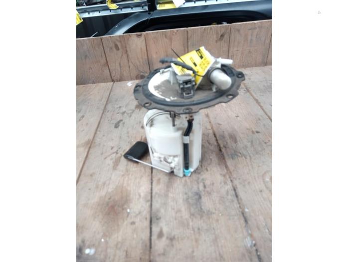 Gebruikte Tank element Pomp Kia Rio III (UB) 1.1 CRDi VGT 12V Prijs € 34,95 Margeregeling aangeboden door Smeets Autos Venlo
