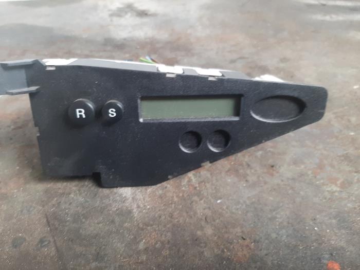 Gebruikte Display Interieur Ford Focus 1 Wagon 1.6 16V Prijs € 8,00 Margeregeling aangeboden door Smeets Autos Venlo