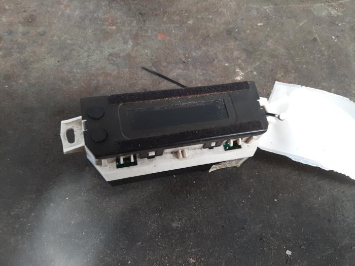 Gebruikte Display Interieur Peugeot 306 (7A/C/S) 1.6i XR,XT,ST Prijs € 19,99 Margeregeling aangeboden door Smeets Autos Venlo