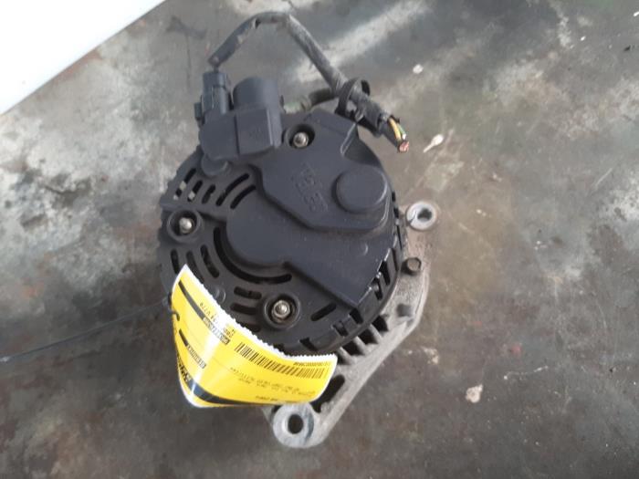 Gebruikte Dynamo Peugeot 306 (7A/C/S) 1.6i XR,XT,ST Prijs € 34,99 Margeregeling aangeboden door Smeets Autos Venlo