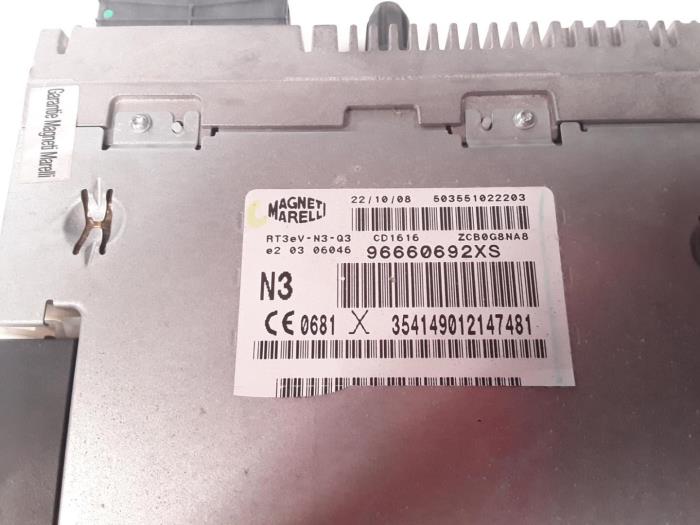 Gebruikte Radio module Peugeot 607 Prijs € 920,00 Margeregeling aangeboden door Bart Ebben