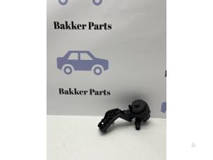 Gebruikte Extra waterpomp BMW 7 serie (G11/12) 740e,Le Prijs € 50,00 Margeregeling aangeboden door Bakker Parts