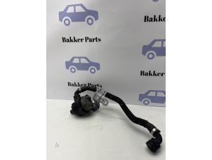 Gebruikte Extra waterpomp BMW 7 serie (G11/12) 740e,Le Prijs € 75,00 Margeregeling aangeboden door Bakker Parts