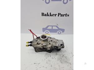 Gebruikte Dieselpomp Mercedes E (W211) 3.2 E-280 CDI 24V Prijs € 150,00 Margeregeling aangeboden door Bakker Parts