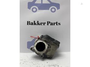 Gebruikte Gasklephuis Volkswagen Polo IV (9N1/2/3) 1.4 16V Prijs € 40,00 Margeregeling aangeboden door Bakker Parts