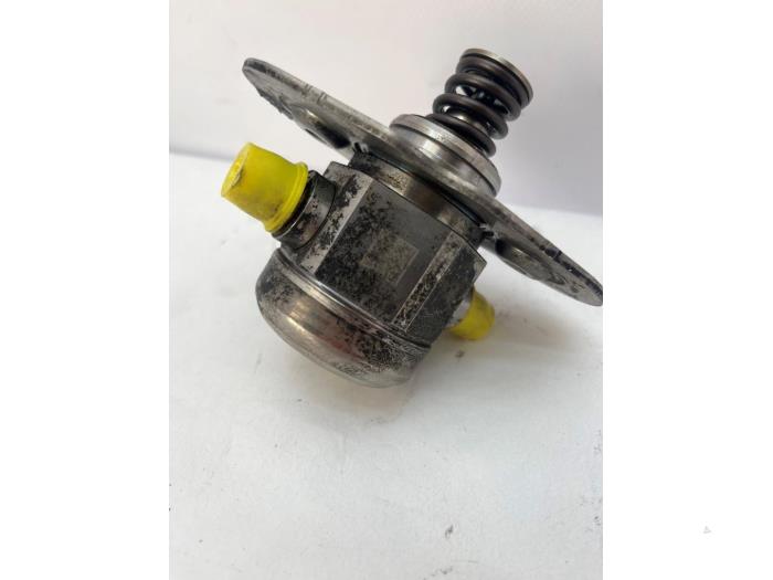 Hogedrukpomp van een BMW 5 serie Touring (G31) 520e TwinPower Turbo 2.0 16V 2022