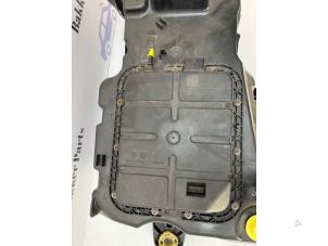 Gebruikte Adblue tank Peugeot Partner (EA//EF/EN/EU) 1.5 BlueHDi 100 Prijs € 450,00 Margeregeling aangeboden door Bakker Parts