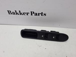 Gebruikte Elektrisch Raam Schakelaar Peugeot 307 (3A/C/D) 1.6 16V Prijs € 20,00 Margeregeling aangeboden door Bakker Parts
