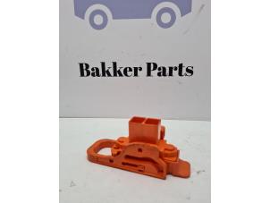 Gebruikte Hybride service plug Peugeot 508 (8D) 2.0 HYbrid4 16V Prijs € 50,00 Margeregeling aangeboden door Bakker Parts