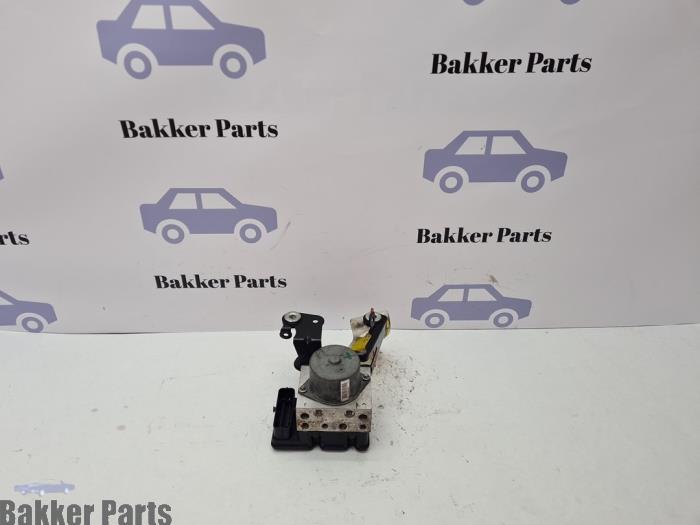 Gebruikte ABS Pomp Ford S-Max (GBW) 2.0 TDCi 16V 115 Prijs € 100,00 Margeregeling aangeboden door Bakker Parts