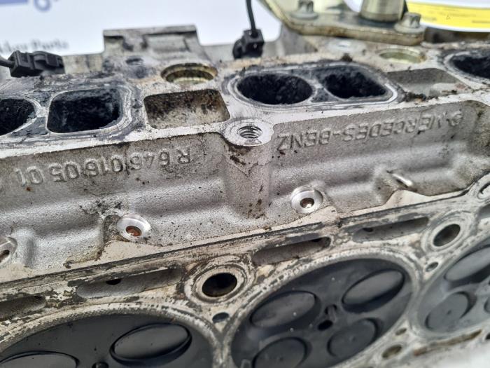 Cilinderkop van een Mercedes-Benz C (W204) 2.2 C-200 CDI 16V Eco 2009