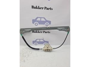 Gebruikte Raammechaniek 4Deurs rechts-voor Renault Clio II (BB/CB) 1.2 Prijs € 25,00 Margeregeling aangeboden door Bakker Parts