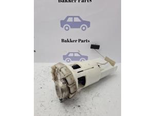 Gebruikte Benzinepomp Dodge Ram 1500 (DR/DH/D1/DC/DM) 3.7 V6 1500 4x2 Prijs € 150,00 Margeregeling aangeboden door Bakker Parts