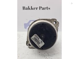 Gebruikte Motorsteun Porsche Cayenne II (92A) 4.8 V8 32V S Prijs € 50,00 Margeregeling aangeboden door Bakker Parts