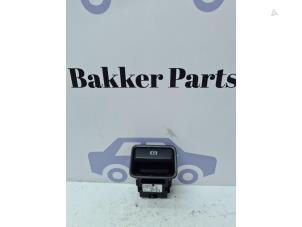 Gebruikte Handrem schakelaar Mercedes ML III (166) 2.1 ML-250 CDI 16V BlueTEC 4-Matic Prijs € 25,00 Margeregeling aangeboden door Bakker Parts