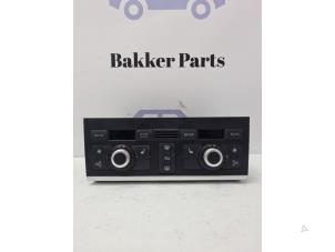 Gebruikte Chaufage Bedieningspaneel Audi Q7 (4LB) 3.0 TDI V6 24V Prijs € 75,00 Margeregeling aangeboden door Bakker Parts