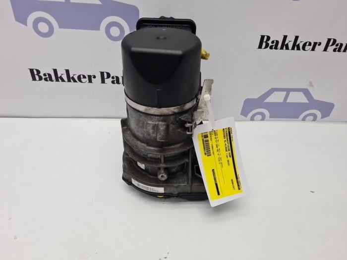 Stuurbekrachtiging Pomp van een Mercedes-Benz ML II (164/4JG) 3.0 ML-300 CDI 4-Matic V6 24V 2010