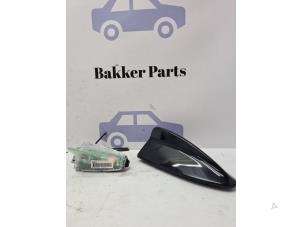 Gebruikte Antenne BMW 5 serie Touring (F11) 520d 16V Prijs € 45,00 Margeregeling aangeboden door Bakker Parts