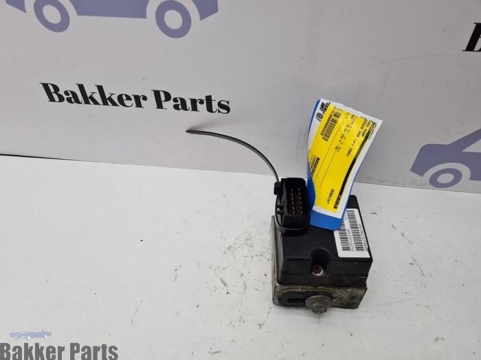 Gebruikte ABS Pomp Dodge Ram 1500 (DR/DH/D1/DC/DM) 3.7 V6 1500 4x2 Prijs € 150,00 Margeregeling aangeboden door Bakker Parts