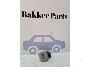 Gebruikte Microfoon BMW 5 serie Touring (F11) 520d 16V Prijs € 10,00 Margeregeling aangeboden door Bakker Parts