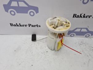 Gebruikte Benzinepomp Ford B-Max (JK8) 1.0 EcoBoost 12V 100 Prijs € 45,00 Margeregeling aangeboden door Bakker Parts