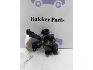 Gebruikte Gasklephuis Renault Clio II (BB/CB) 1.2 16V Prijs € 20,00 Margeregeling aangeboden door Bakker Parts