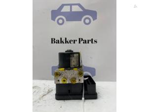 Gebruikte ABS Pomp Volkswagen Golf IV (1J1) 1.6 16V Prijs € 40,00 Margeregeling aangeboden door Bakker Parts