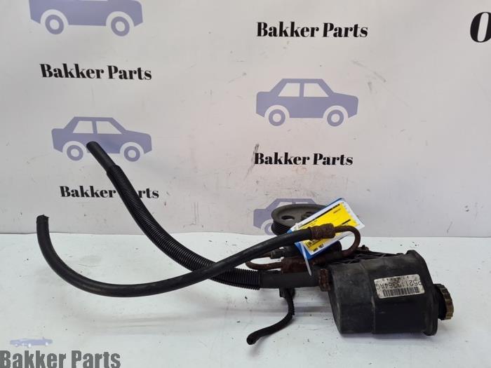 Gebruikte Pomp Servo Dodge Ram 1500 (DR/DH/D1/DC/DM) 3.7 V6 1500 4x2 Prijs € 150,00 Margeregeling aangeboden door Bakker Parts