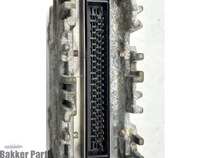 Computer Motormanagement van een Volkswagen Polo III (6N1) 1.0i 50 1998