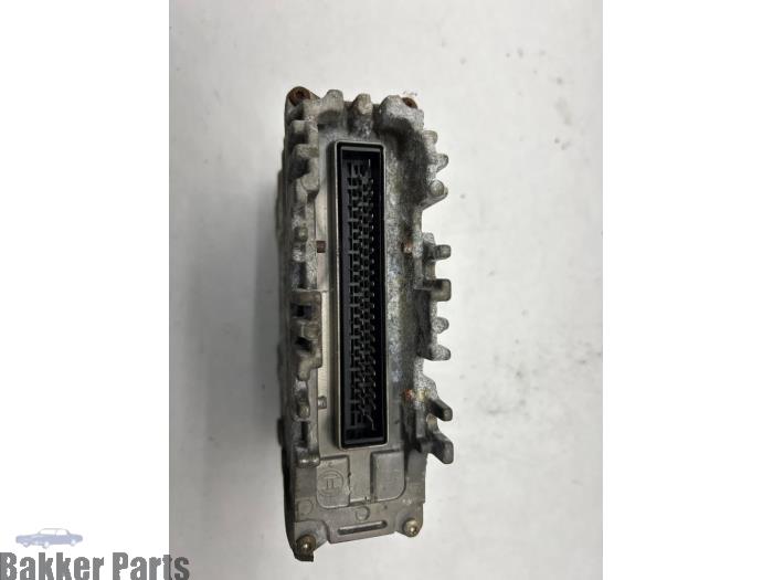 Computer Motormanagement van een Volkswagen Polo III (6N1) 1.0i 50 1998