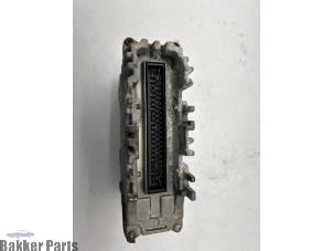 Computer Motormanagement van een Volkswagen Polo III (6N1) 1.0i 50 1998