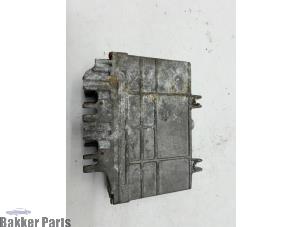 Computer Motormanagement van een Volkswagen Polo III (6N1) 1.0i 50 1998