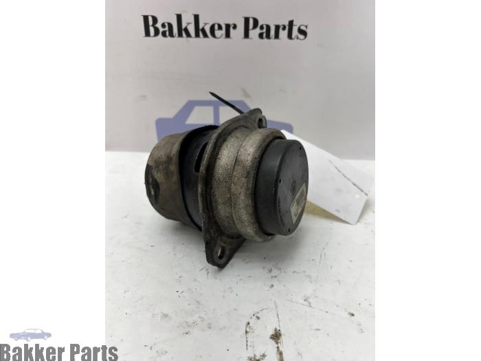 Gebruikte Motorsteun Volkswagen Touareg (7LA/7L6) 5.0 TDI V10 Prijs € 25,00 Margeregeling aangeboden door Bakker Parts