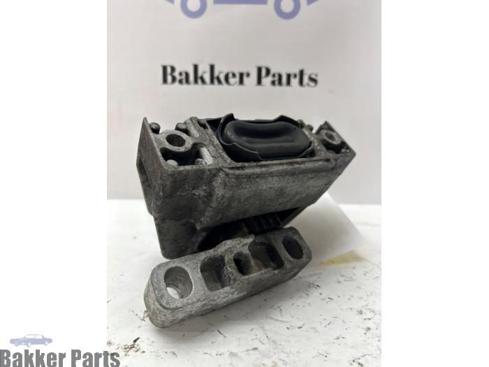 Gebruikte Motorsteun Volkswagen Golf VII (AUA) 2.0 GTD 16V Prijs € 35,00 Margeregeling aangeboden door Bakker Parts