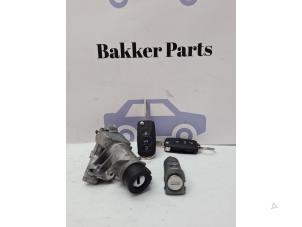 Gebruikte Slotenset Skoda Fabia II (5J) 1.2 TSI Prijs € 50,00 Margeregeling aangeboden door Bakker Parts
