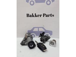 Gebruikte Slotenset Audi A4 (B7) 2.0 20V Prijs € 40,00 Margeregeling aangeboden door Bakker Parts