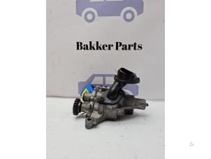 Gebruikte Oliepomp Audi Q3 (8UB/8UG) 2.0 16V TFSI Quattro Prijs € 75,00 Margeregeling aangeboden door Bakker Parts