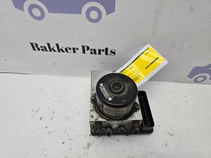 Gebruikte ABS Pomp Volvo V70 (SW) 2.4 D5 20V AWD Prijs € 150,00 Margeregeling aangeboden door Bakker Parts