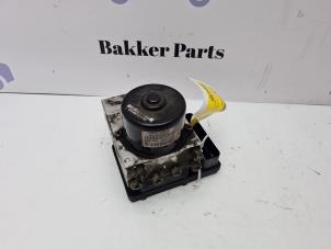 Gebruikte ABS Pomp Volvo V70 (SW) 2.4 D5 20V AWD Prijs € 150,00 Margeregeling aangeboden door Bakker Parts