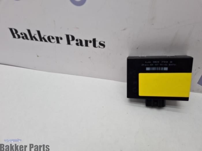 Gebruikte Module Bodycontrol Volkswagen Golf IV (1J1) 2.0 Prijs € 17,50 Margeregeling aangeboden door Bakker Parts
