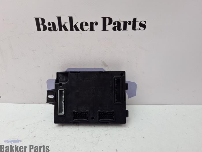 Gebruikte Computer Body Control Renault Captur I (2R) 1.2 TCE 16V EDC Prijs € 100,00 Margeregeling aangeboden door Bakker Parts