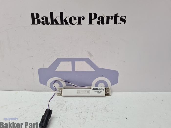 Gebruikte Keyless entry antenne Renault Captur I (2R) 1.2 TCE 16V EDC Prijs € 17,50 Margeregeling aangeboden door Bakker Parts