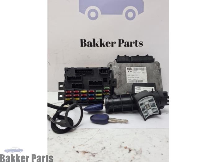 Gebruikte Kontaktslot + computer Fiat Multipla (186) 1.6 16V 100 SX,ELX Prijs € 75,00 Margeregeling aangeboden door Bakker Parts