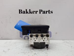 Gebruikte ABS Pomp Peugeot 208 I (CA/CC/CK/CL) 1.6 Blue HDi 100 Prijs € 100,00 Margeregeling aangeboden door Bakker Parts