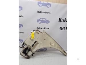Gebruikte Ruitensproeierpomp voor BMW 1 serie (E87/87N) 118i 16V Prijs € 35,00 Margeregeling aangeboden door Bakker Parts