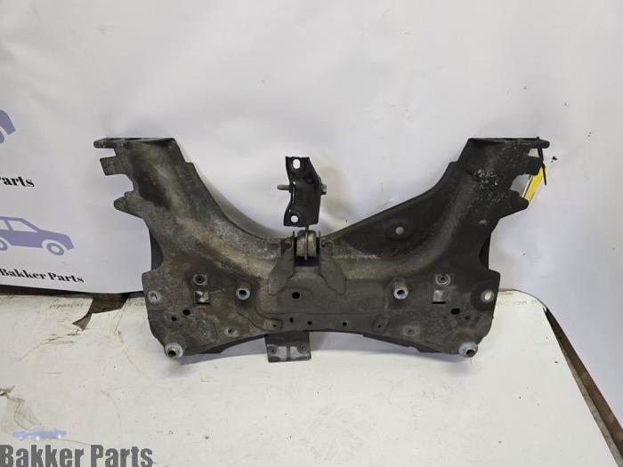 Gebruikte Subframe Renault Captur I (2R) 1.2 TCE 16V EDC Prijs € 75,00 Margeregeling aangeboden door Bakker Parts
