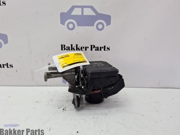 Gebruikte ABS Pomp Mercedes C (C204) 1.8 C-180 CGI 16V BlueEfficiency Prijs € 125,00 Margeregeling aangeboden door Bakker Parts