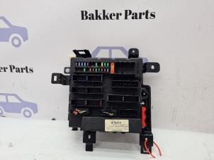 Gebruikte Zekeringkast Saab 9-3 Sport Estate (YS3F) 1.9 TiD Prijs € 30,00 Margeregeling aangeboden door Bakker Parts